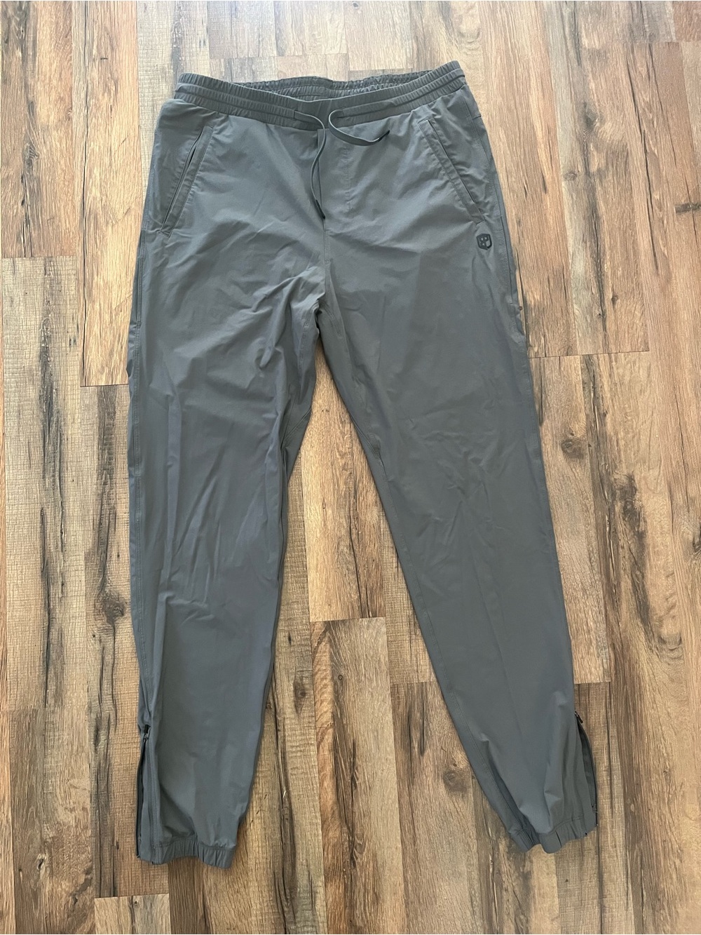 Born Primitive Performance Jogger gray - large